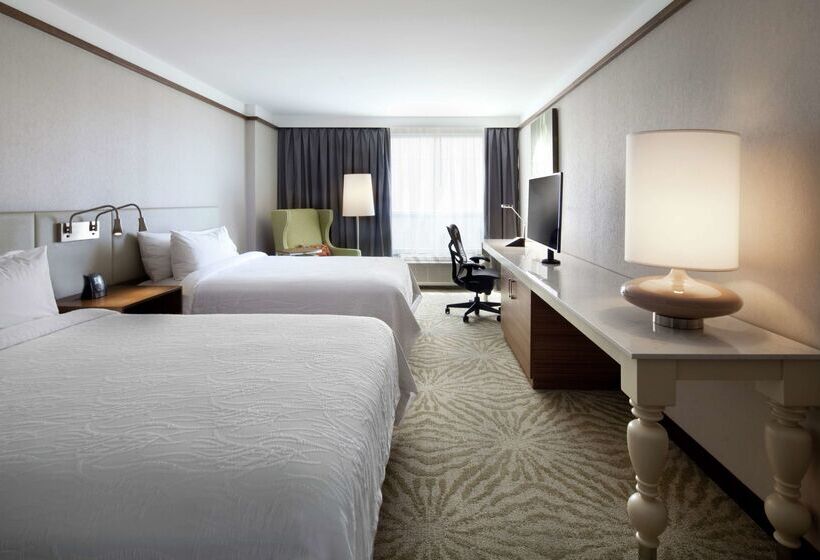 هتل Hilton Garden Inn Montreal Airport