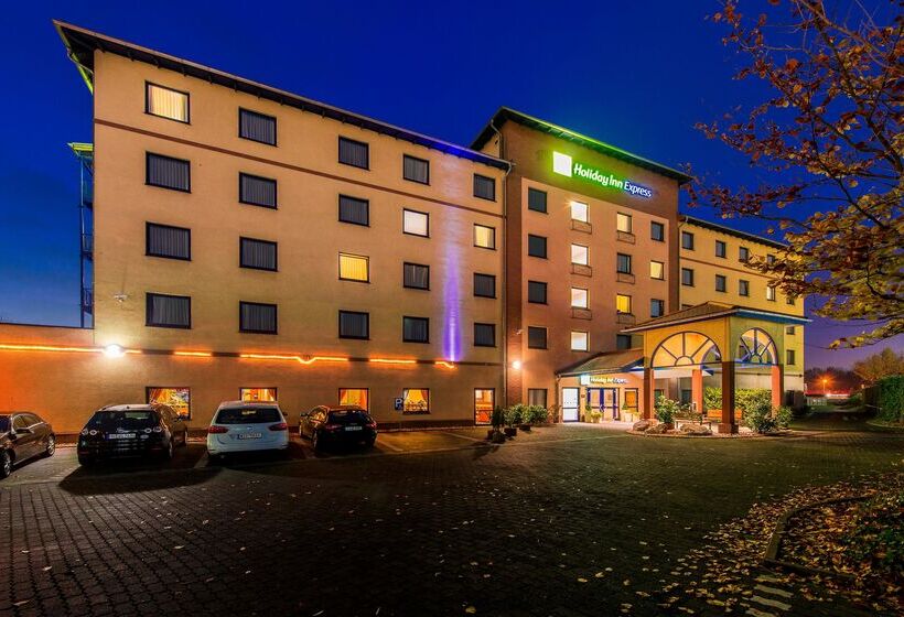 هتل Holiday Inn Express Cologne Troisdorf