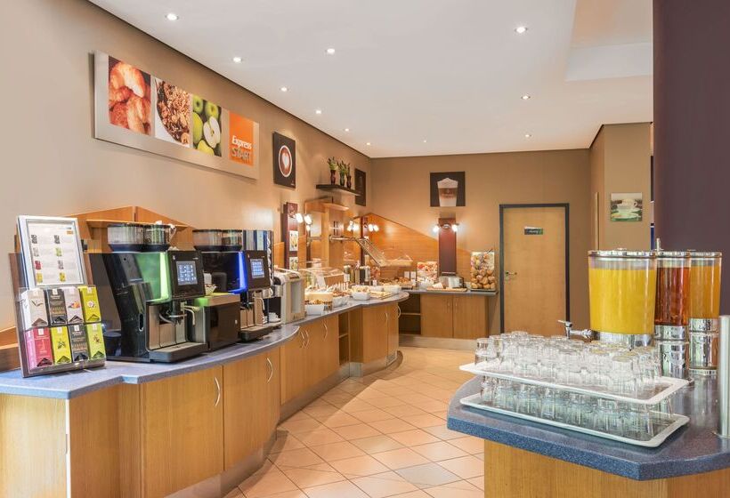 هتل Holiday Inn Express Cologne Troisdorf