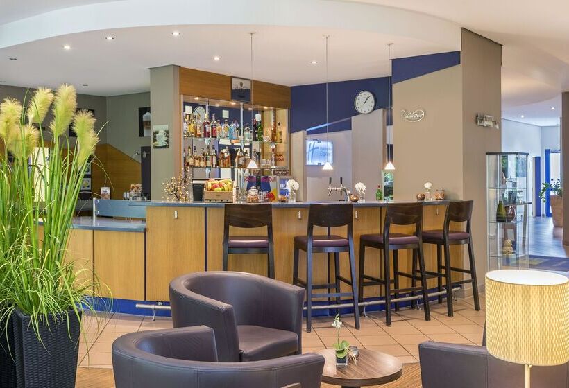 هتل Holiday Inn Express Cologne Troisdorf, An Ihg
