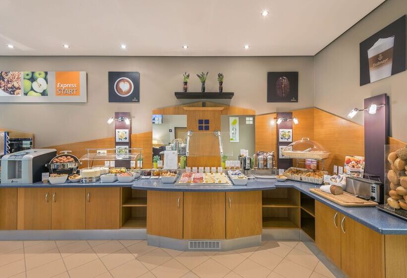 هتل Holiday Inn Express Cologne Troisdorf, An Ihg