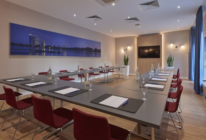 هتل Holiday Inn Express Cologne Troisdorf, An Ihg