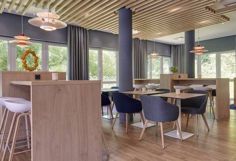 هتل Holiday Inn Express Cologne Troisdorf, An Ihg