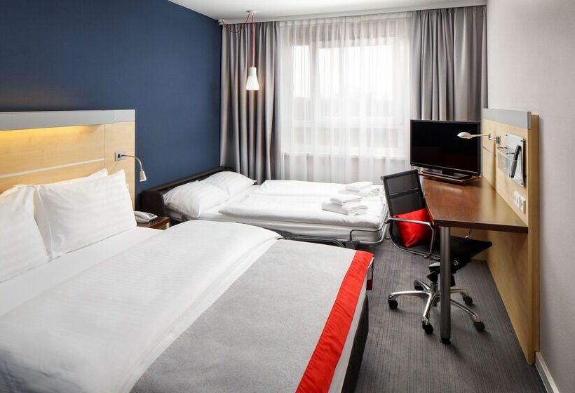 هتل Holiday Inn Express Düsseldorf   City North, An Ihg