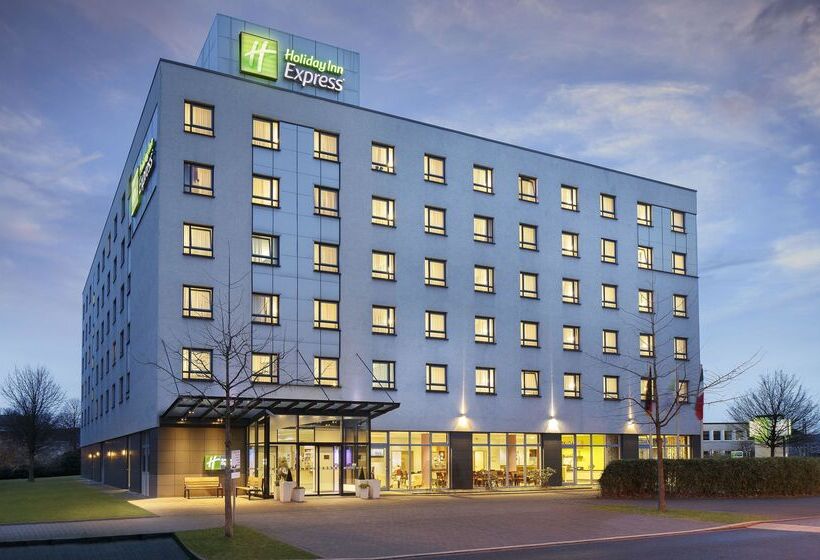 هتل Holiday Inn Express Düsseldorf   City North, An Ihg
