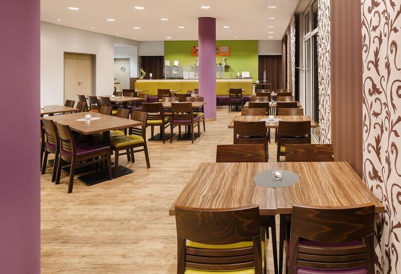 هتل Holiday Inn Express Düsseldorf   City North, An Ihg