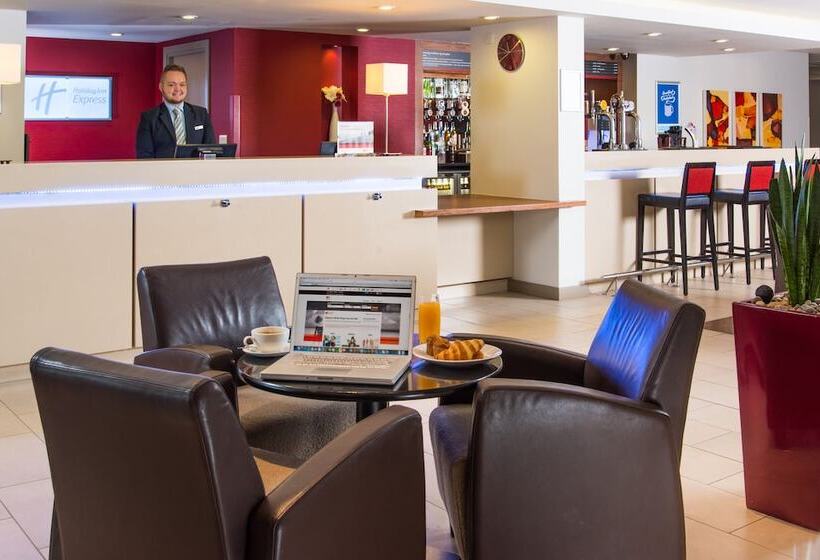 Hotel Holiday Inn Express East Midlands Airport