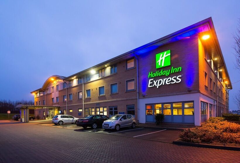 هتل Holiday Inn Express East Midlands Airport, An Ihg