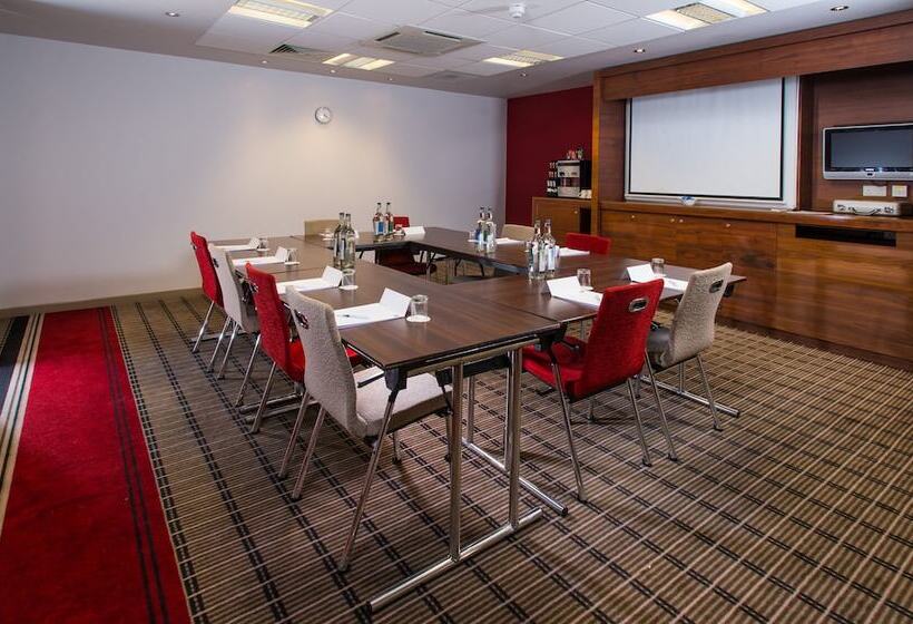 هتل Holiday Inn Express East Midlands Airport, An Ihg