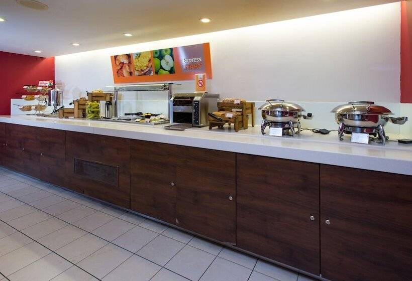 Hotel Holiday Inn Express East Midlands Airport