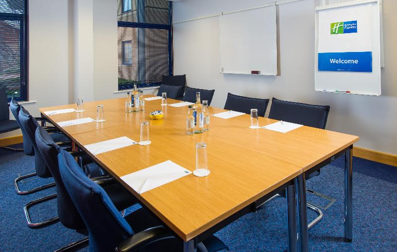 هتل Holiday Inn Express Milton Keynes, An Ihg