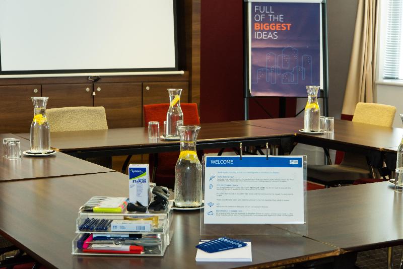 هتل Holiday Inn Express Milton Keynes, An Ihg