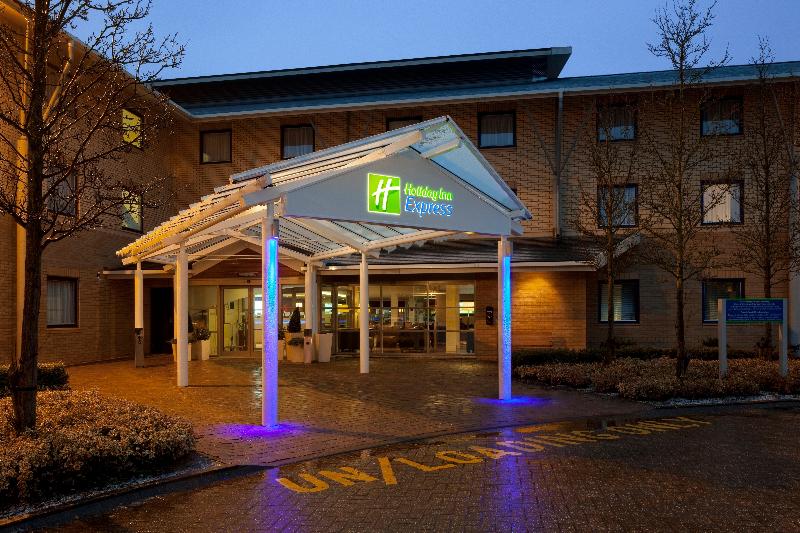 هتل Holiday Inn Express Milton Keynes, An Ihg