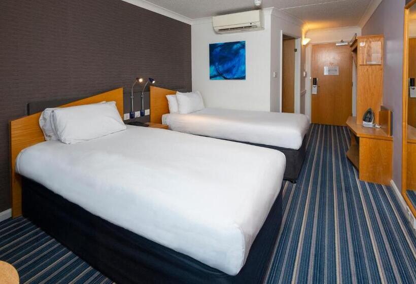 ホテル Holiday Inn Express Northampton   South, An Ihg