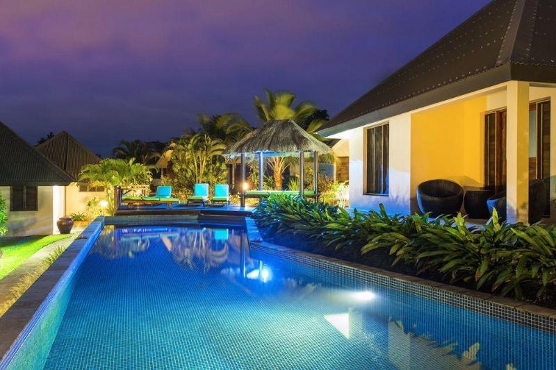 هتل Mangoes Resort