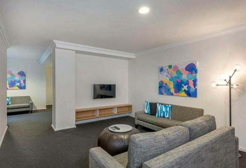 هتل Oaks Perth