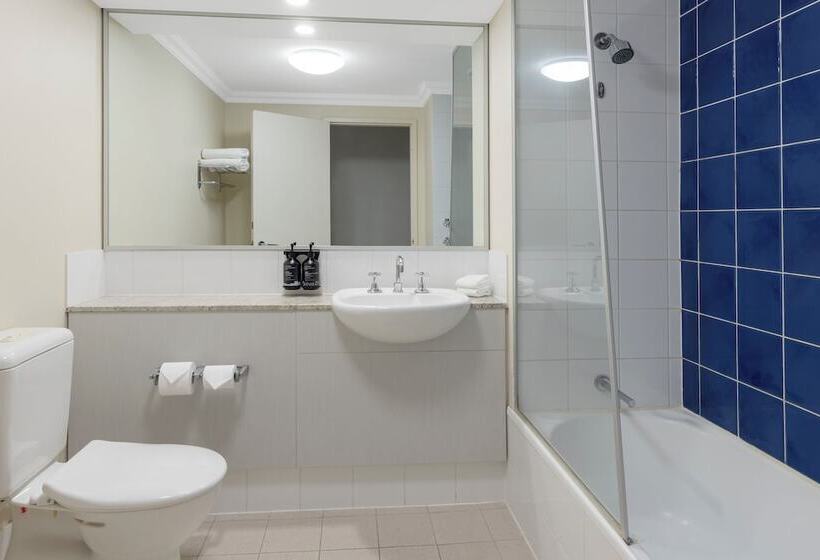 هتل Oaks Perth