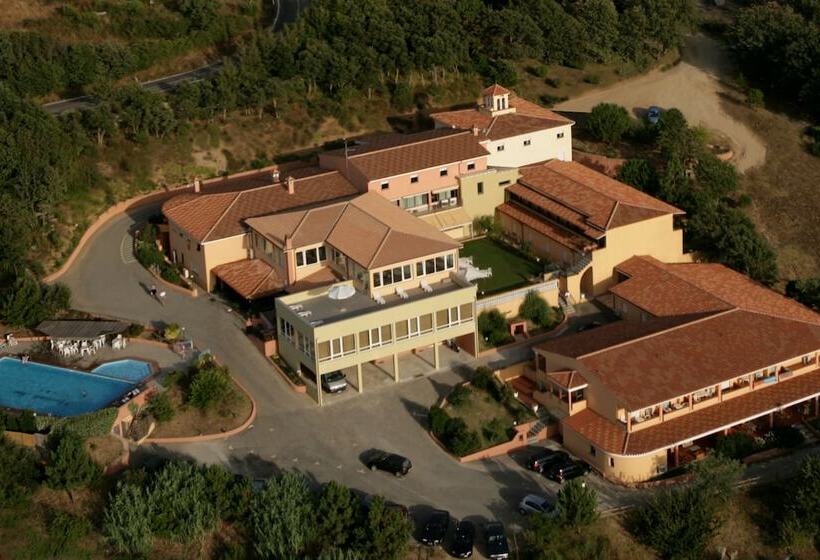 فندق Pausania Inn