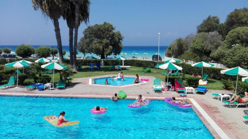 هتل Pylea Beach