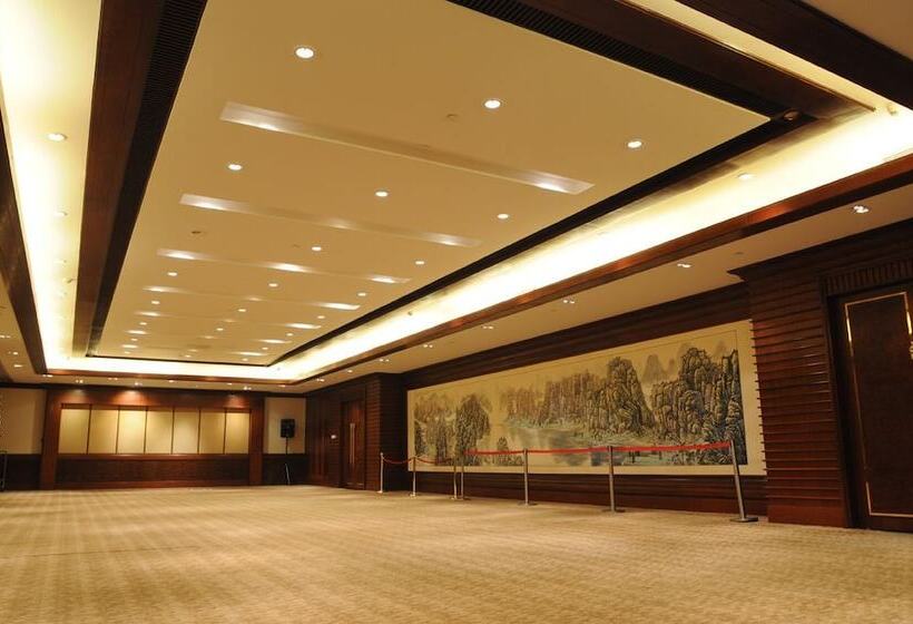 هتل Regal Palace