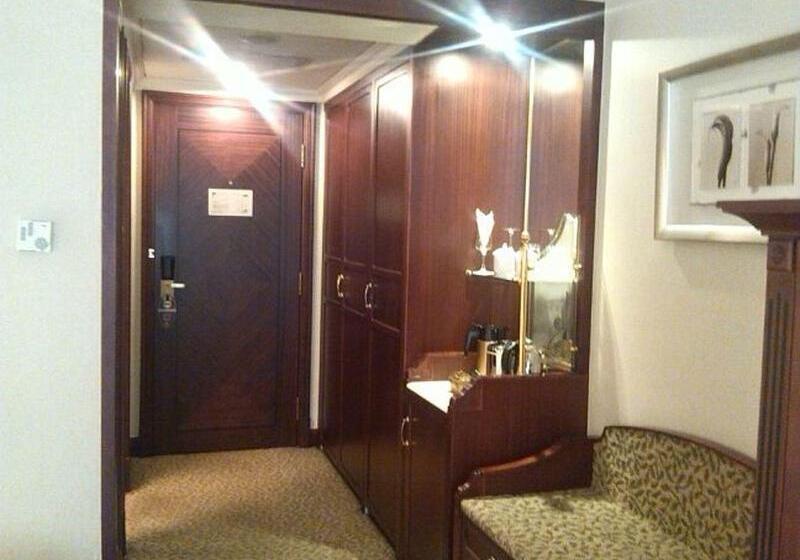 هتل Regal Palace