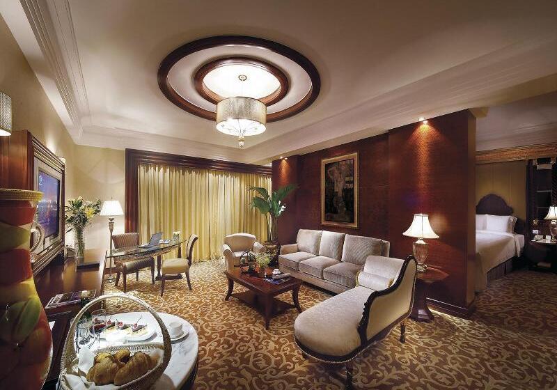هتل Regal Palace