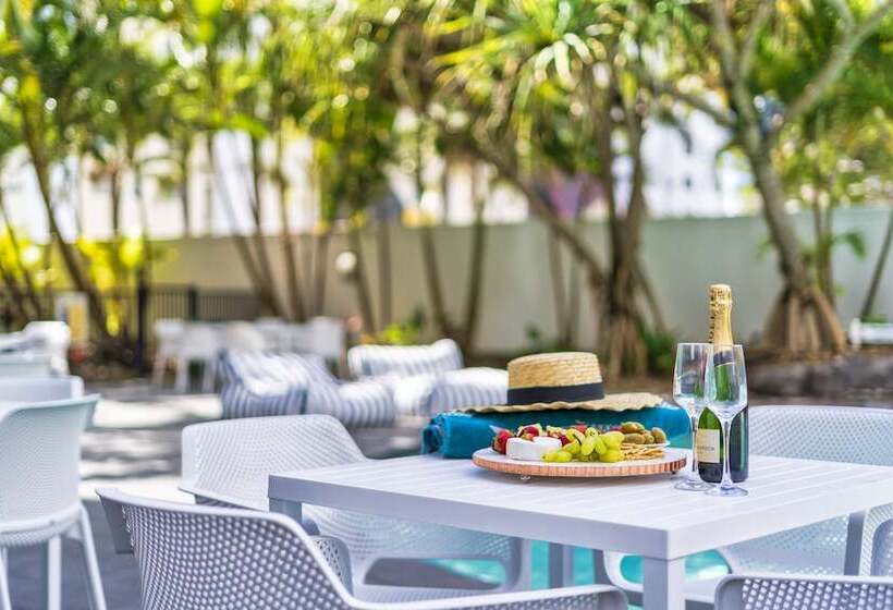 هتل Sovereign On The Gold Coast