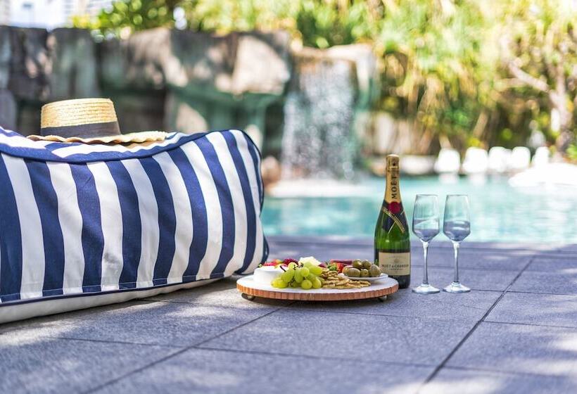 هتل Sovereign On The Gold Coast