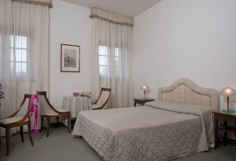 Hotel Villa San Lucchese