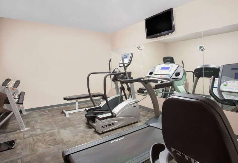 هتل Wingate By Wyndham Columbia