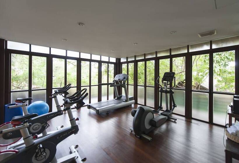 فندق Zeavola Resort
