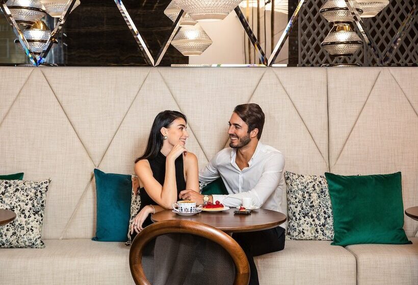 فندق Al Jaddaf Rotana Suite