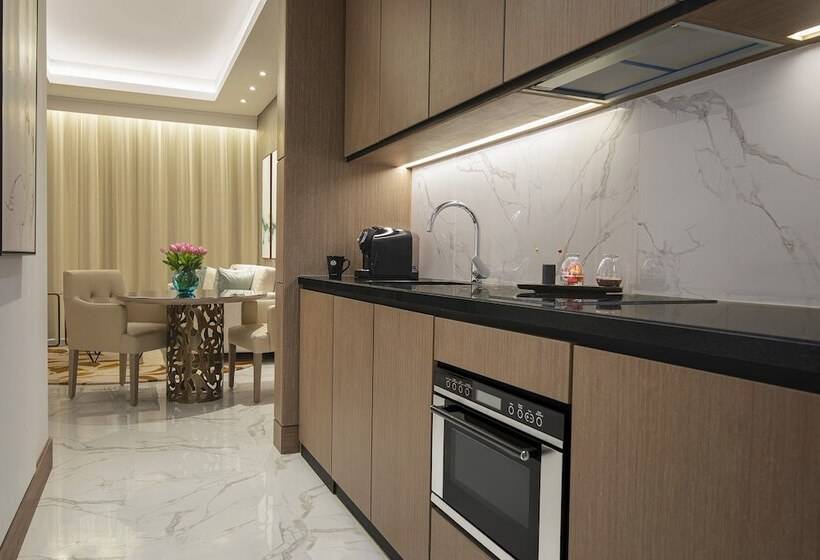 فندق Al Jaddaf Rotana Suite