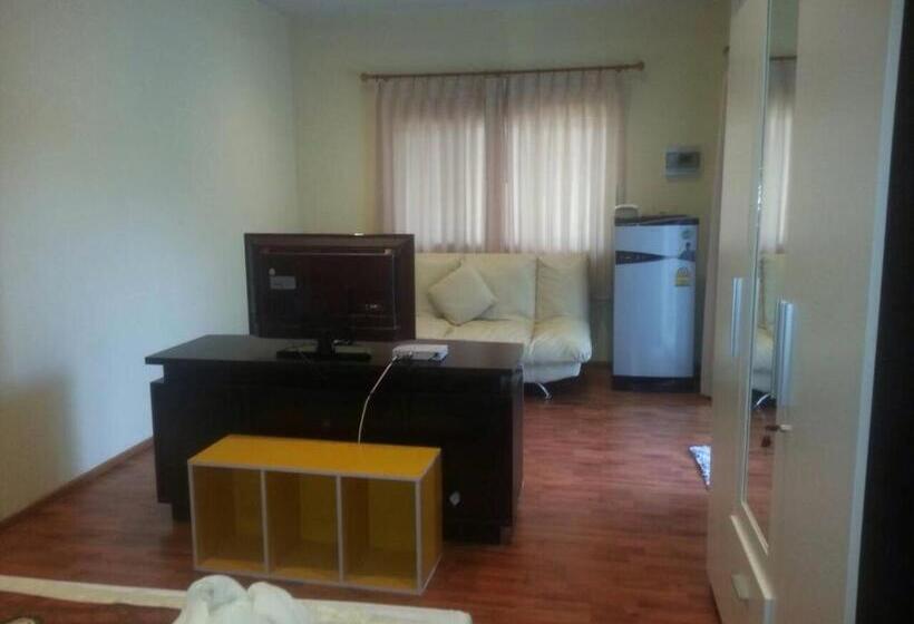 هتل Khanom Garden Suite