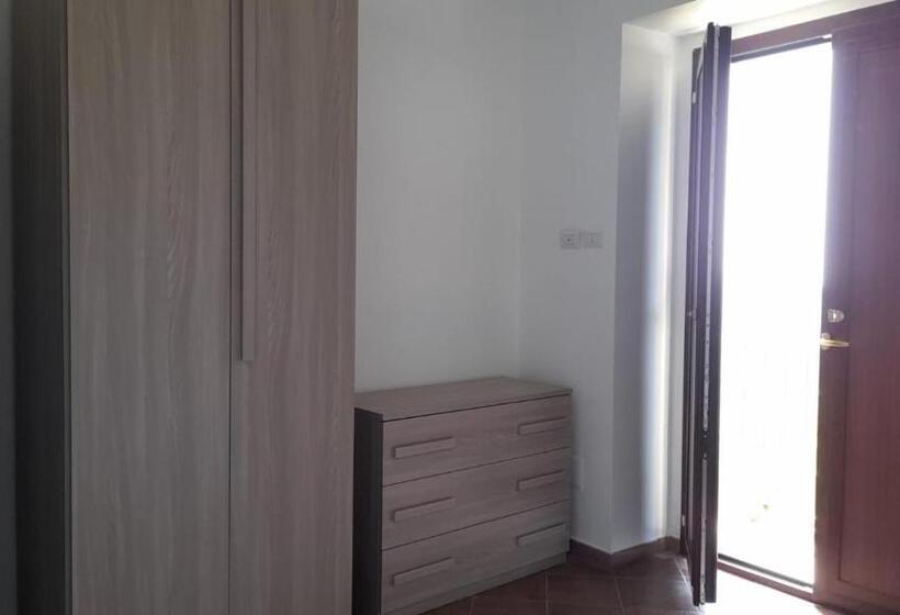 B&b Don Peppe  Don Ilario