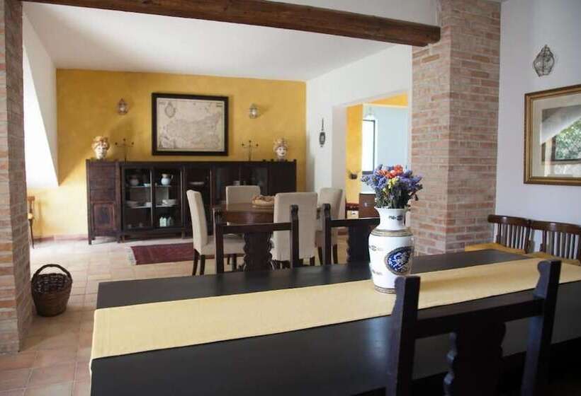 تختخواب و صبحانه Casa Go'el