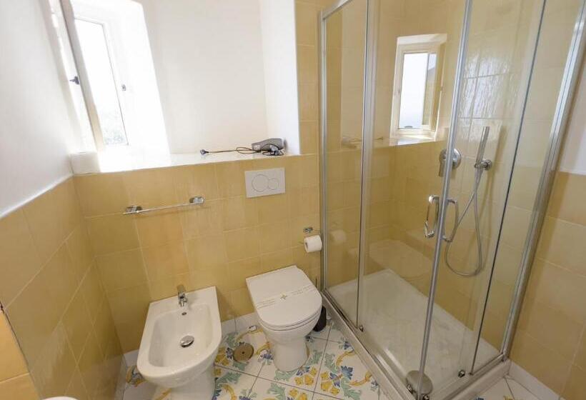 تختخواب و صبحانه Casa Niná