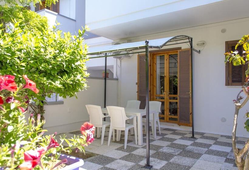 مسافرخانه Residence Borgo Latino