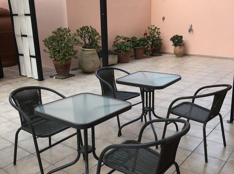 پانسیون Shardan Guest House