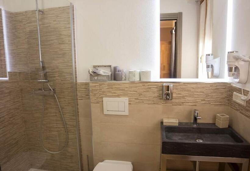 پانسیون Shardan Guest House