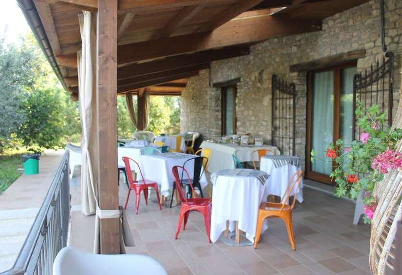 تختخواب و صبحانه Il Casale Della Gioia