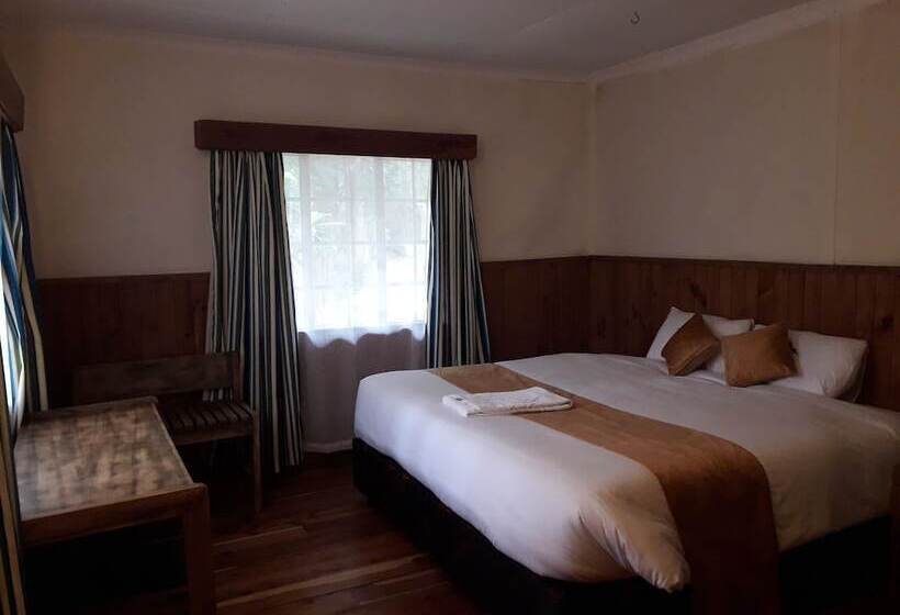 هتل Naro Moru River Lodge