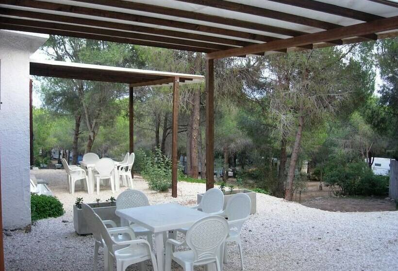 هتل Villaggio Camping Calapineta