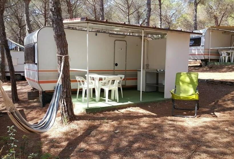 בית מלון כפרי Villaggio Camping Calapineta