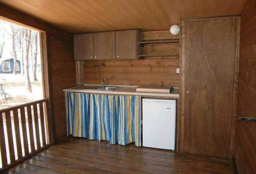 هتل Villaggio Camping Calapineta