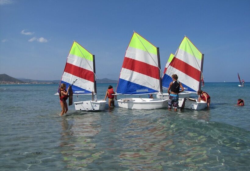 هتل Villaggio Camping Calapineta