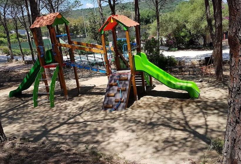 هتل Villaggio Camping Calapineta