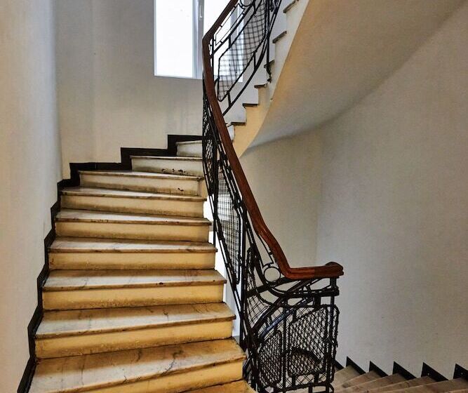 Metropole Apartments Royal Residence