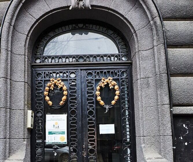 Metropole Apartments Royal Residence