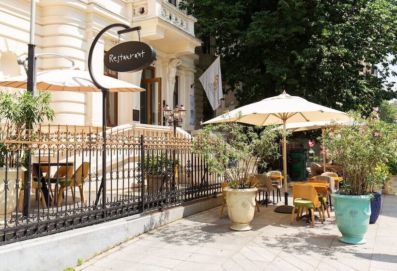 Metropole Apartments Royal Residence